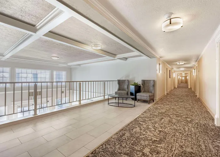 Best Western Plus Grand Manor Inn