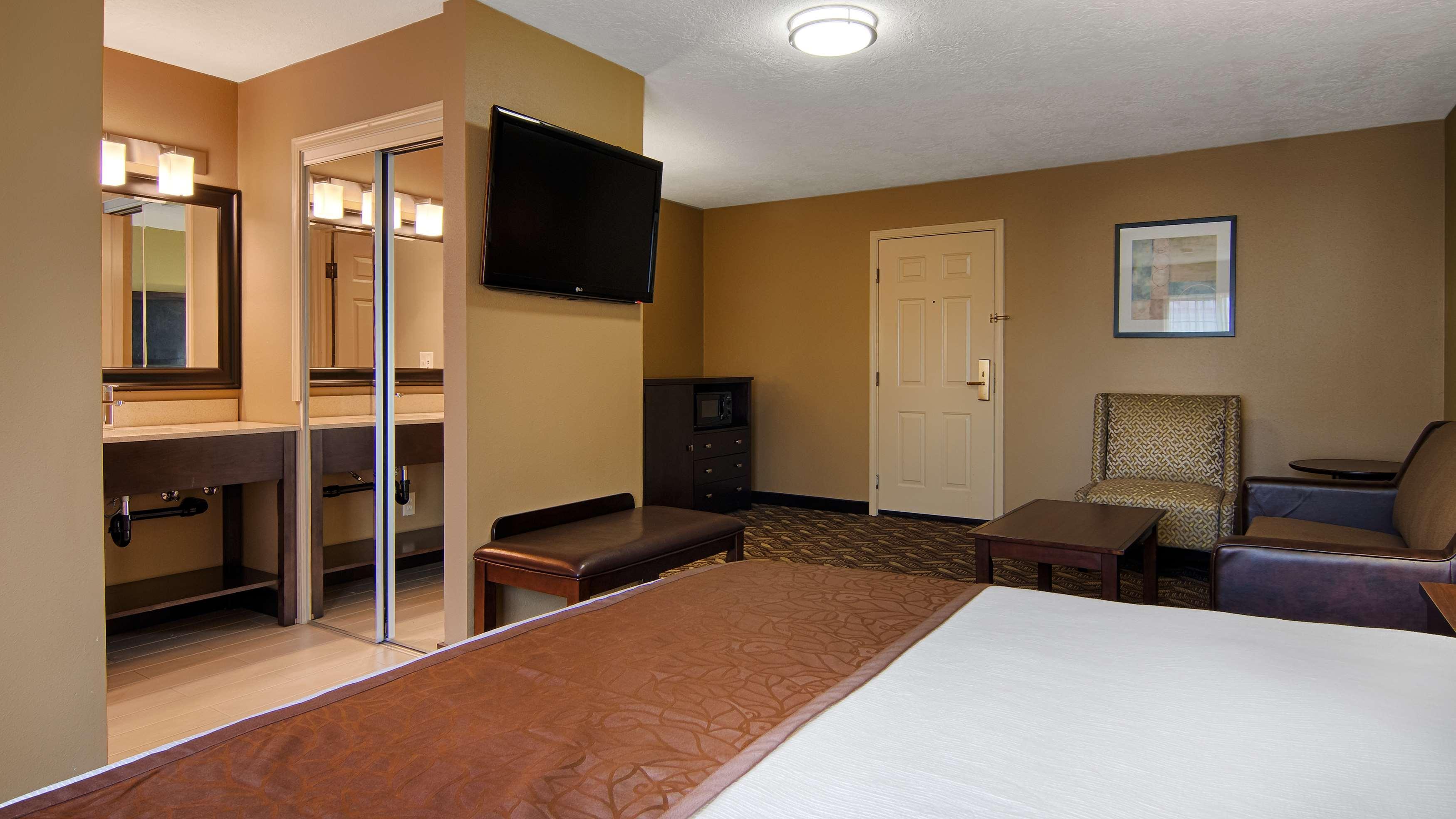 Western Grand Manor Hotel 3*