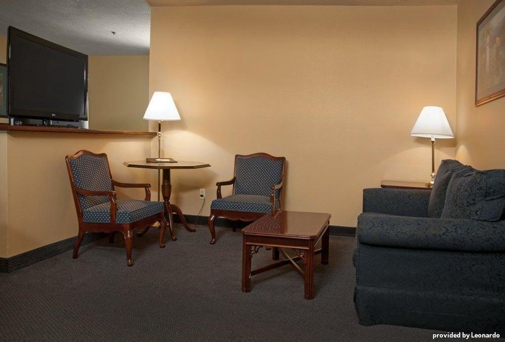 Western Grand Manor Springfield