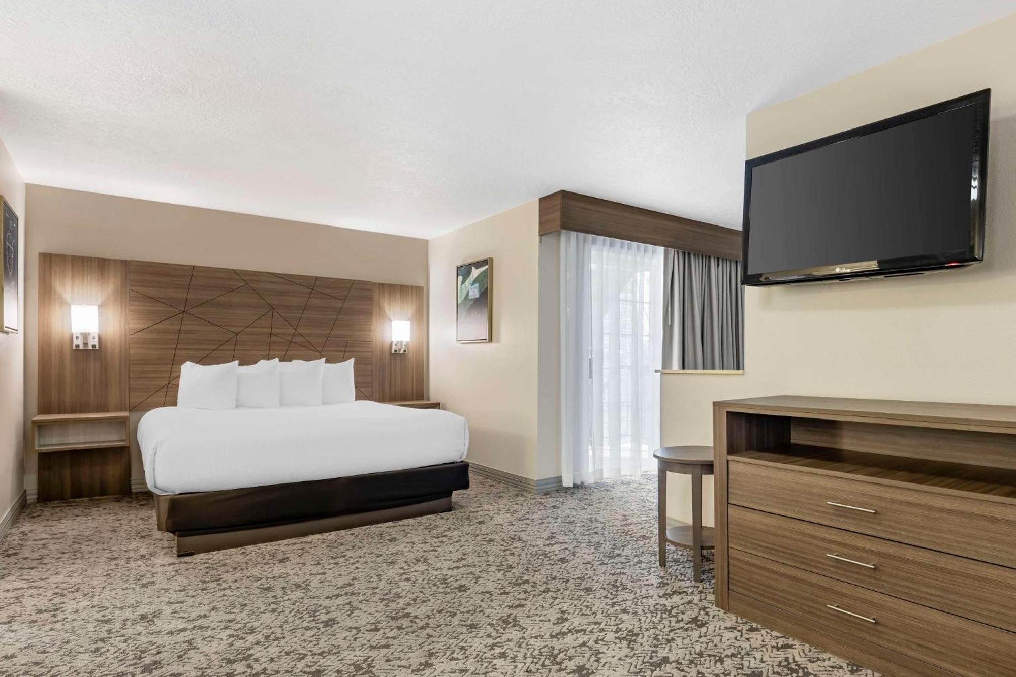 Western Grand Manor Springfield
