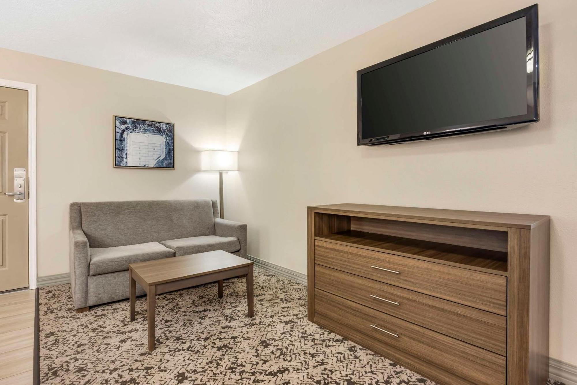 Western Grand Manor Hotel 3*