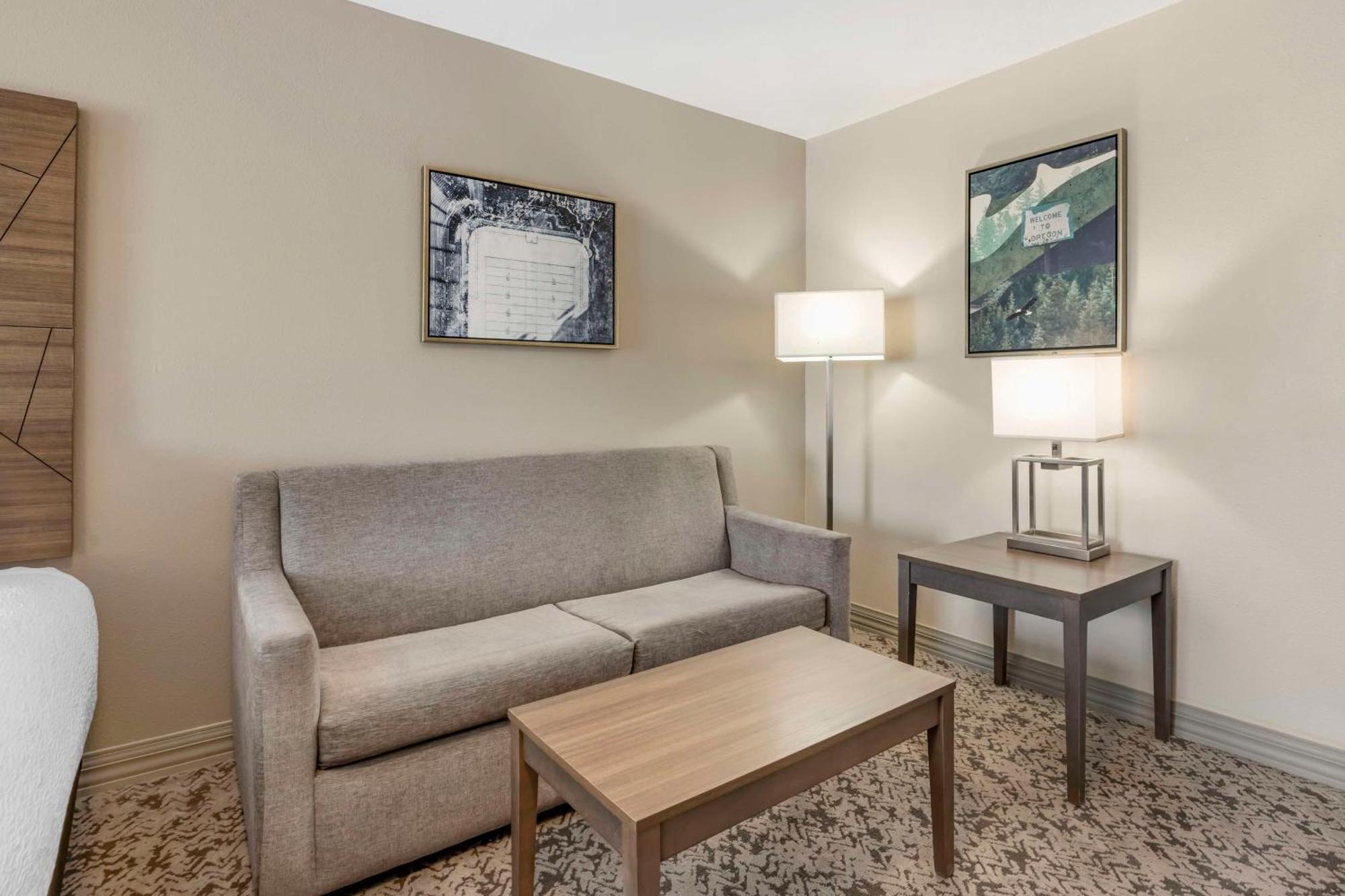 Western Grand Manor 3* Springfield