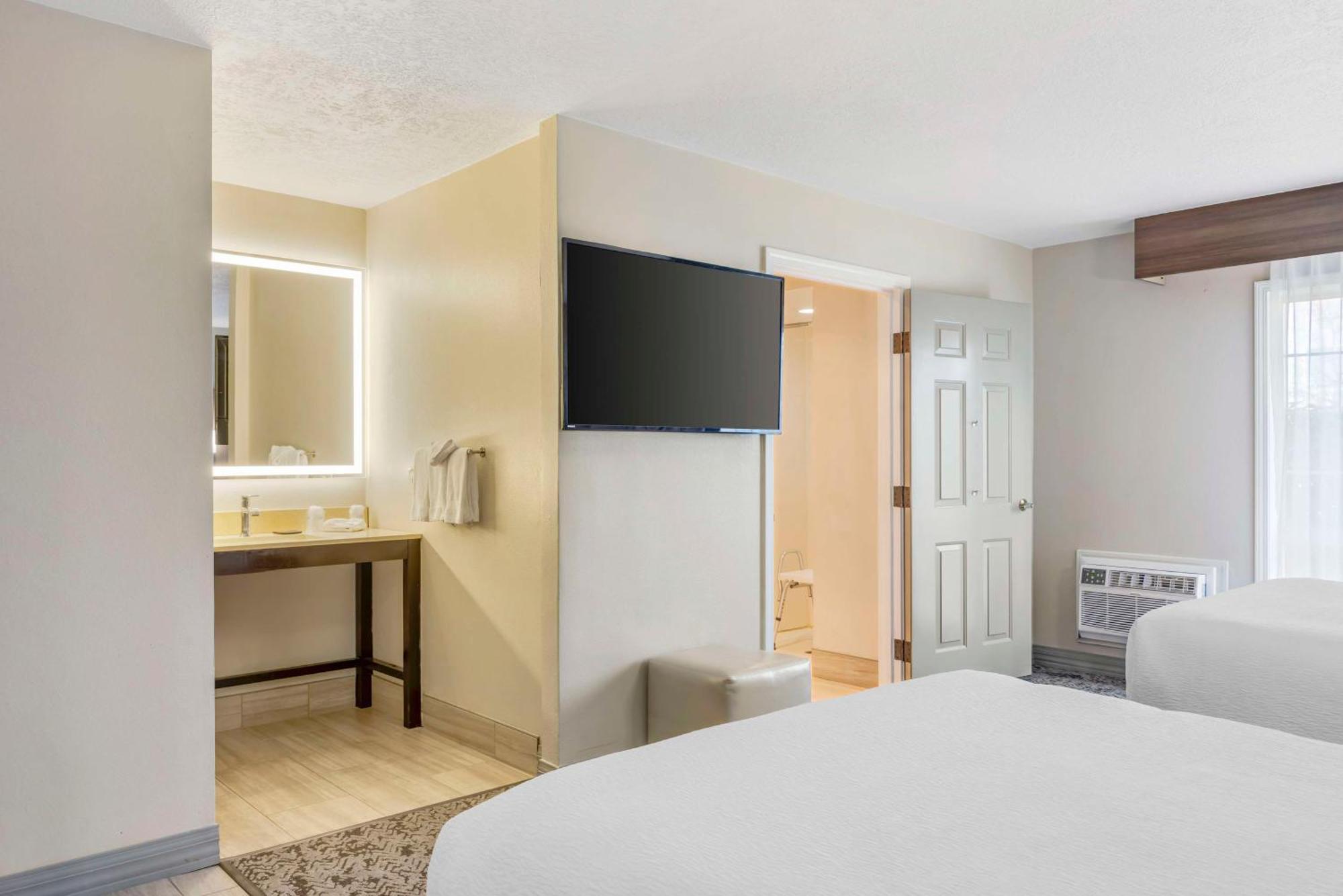 Western Grand Manor Hotel 3*