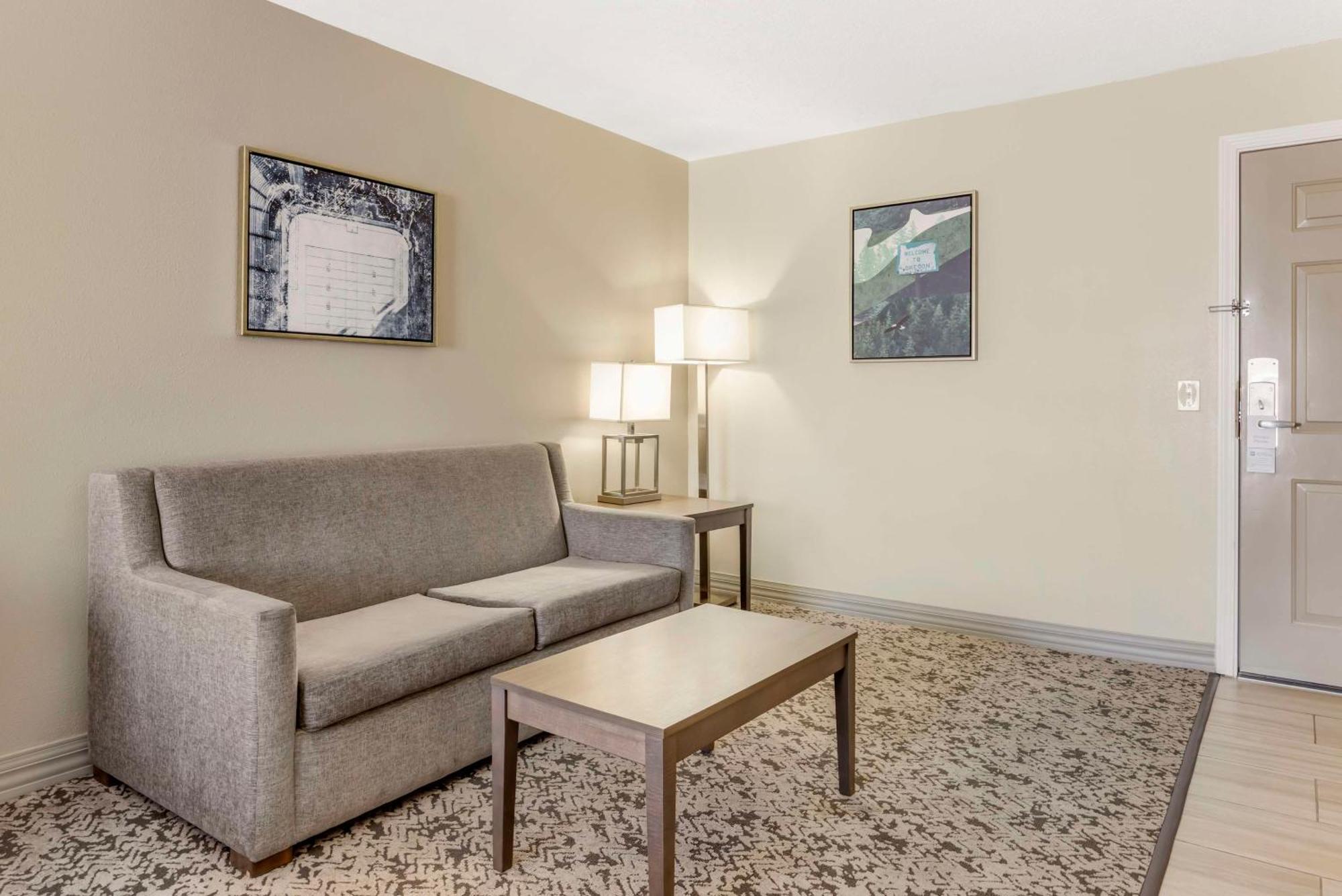 Western Grand Manor 3* Springfield